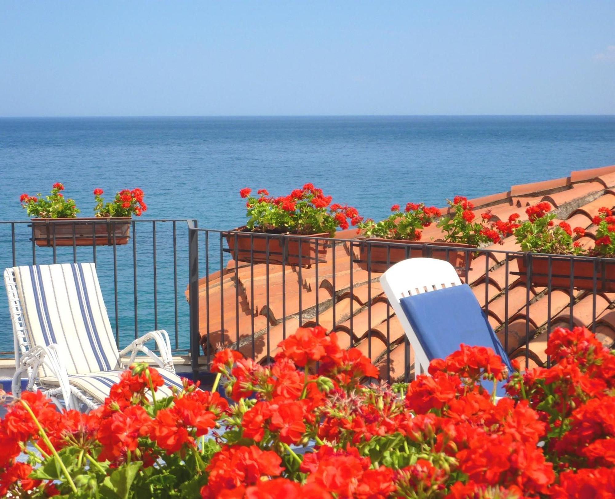 Hotel Palladio Джардини Наксос Екстериор снимка