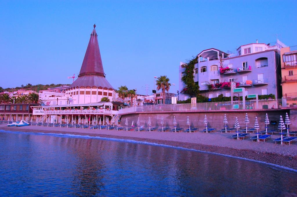 Hotel Palladio Джардини Наксос Екстериор снимка
